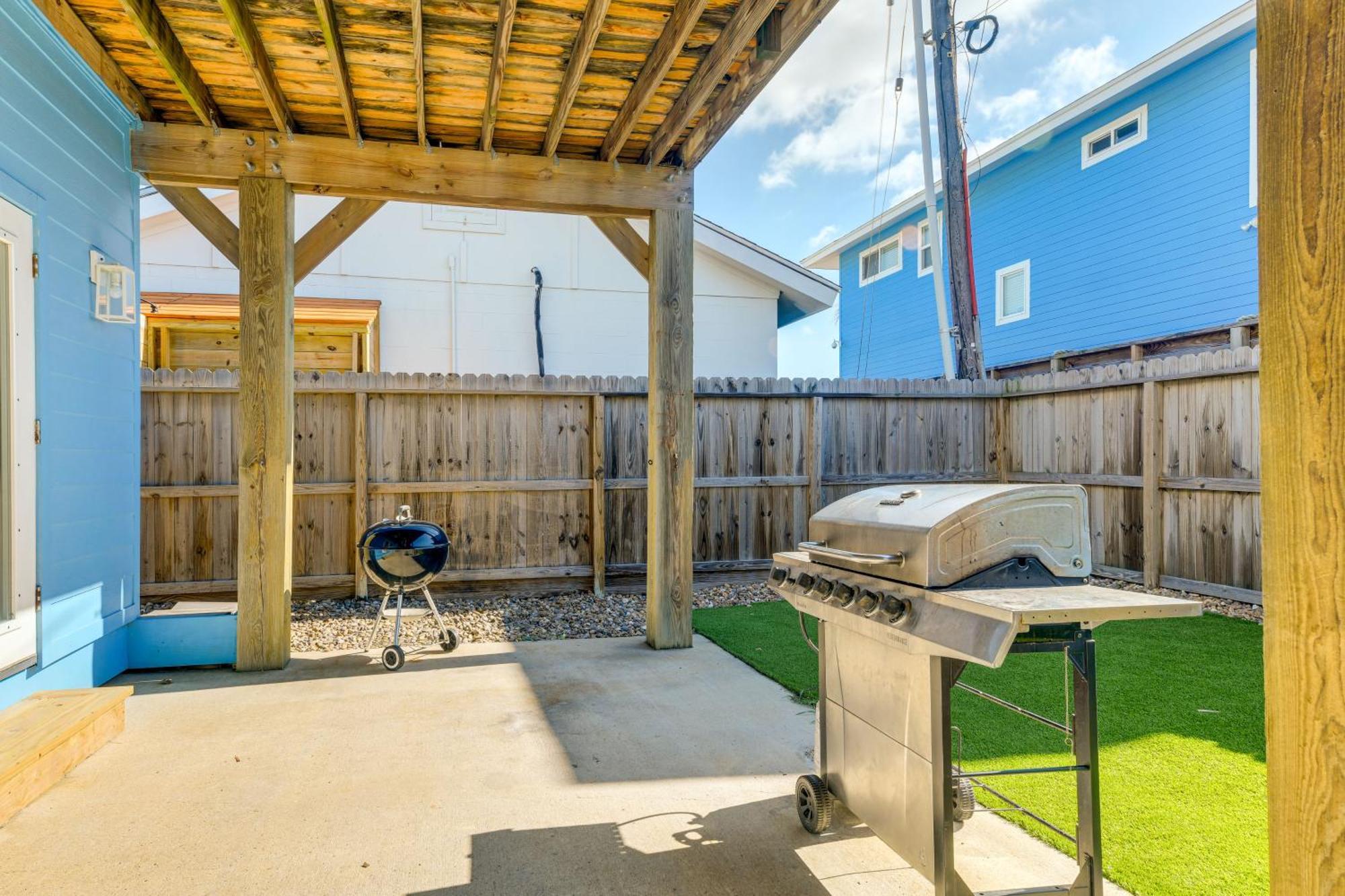 Trendy Port Aransas Home With Private Pool And Deck! 외부 사진