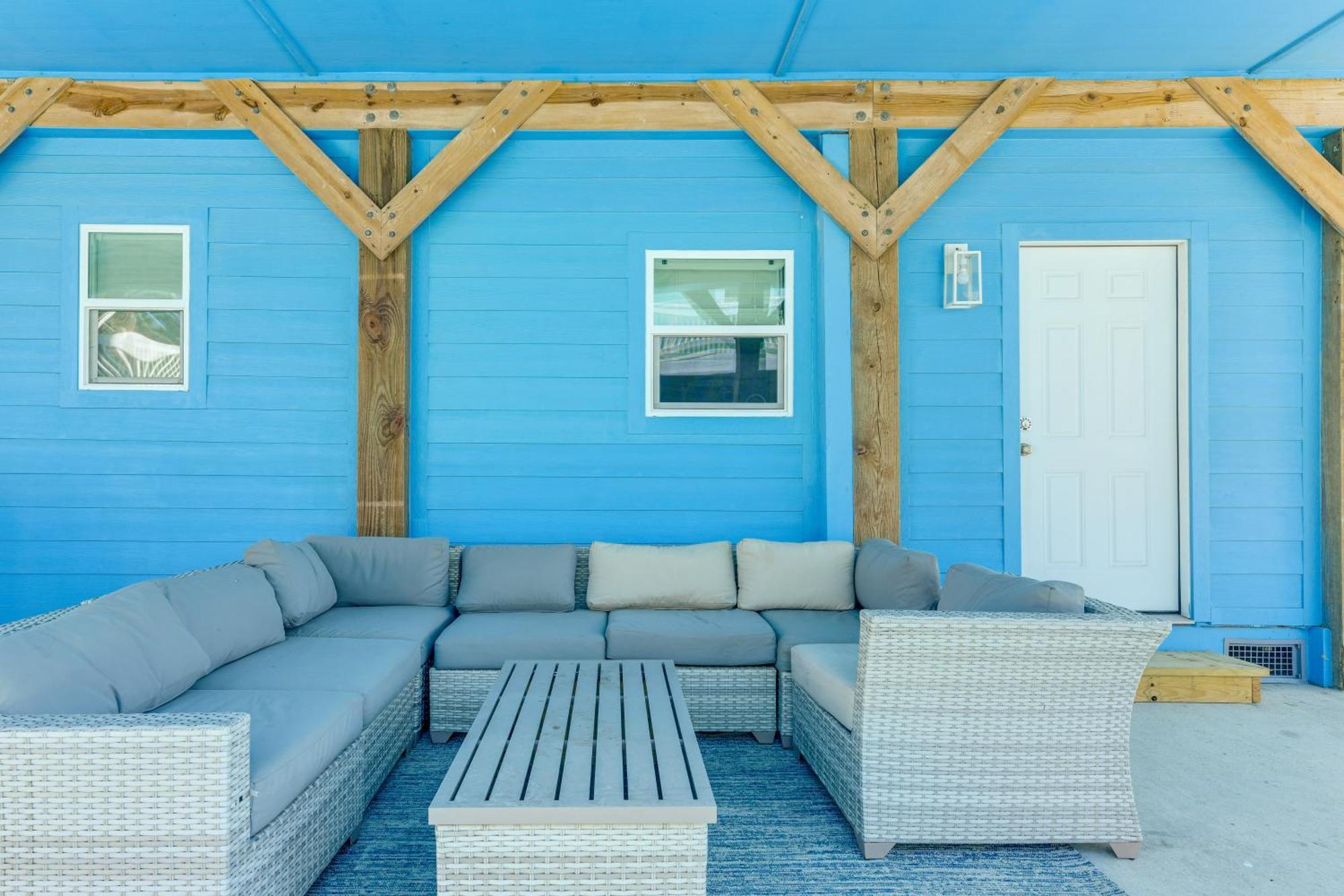 Trendy Port Aransas Home With Private Pool And Deck! 외부 사진