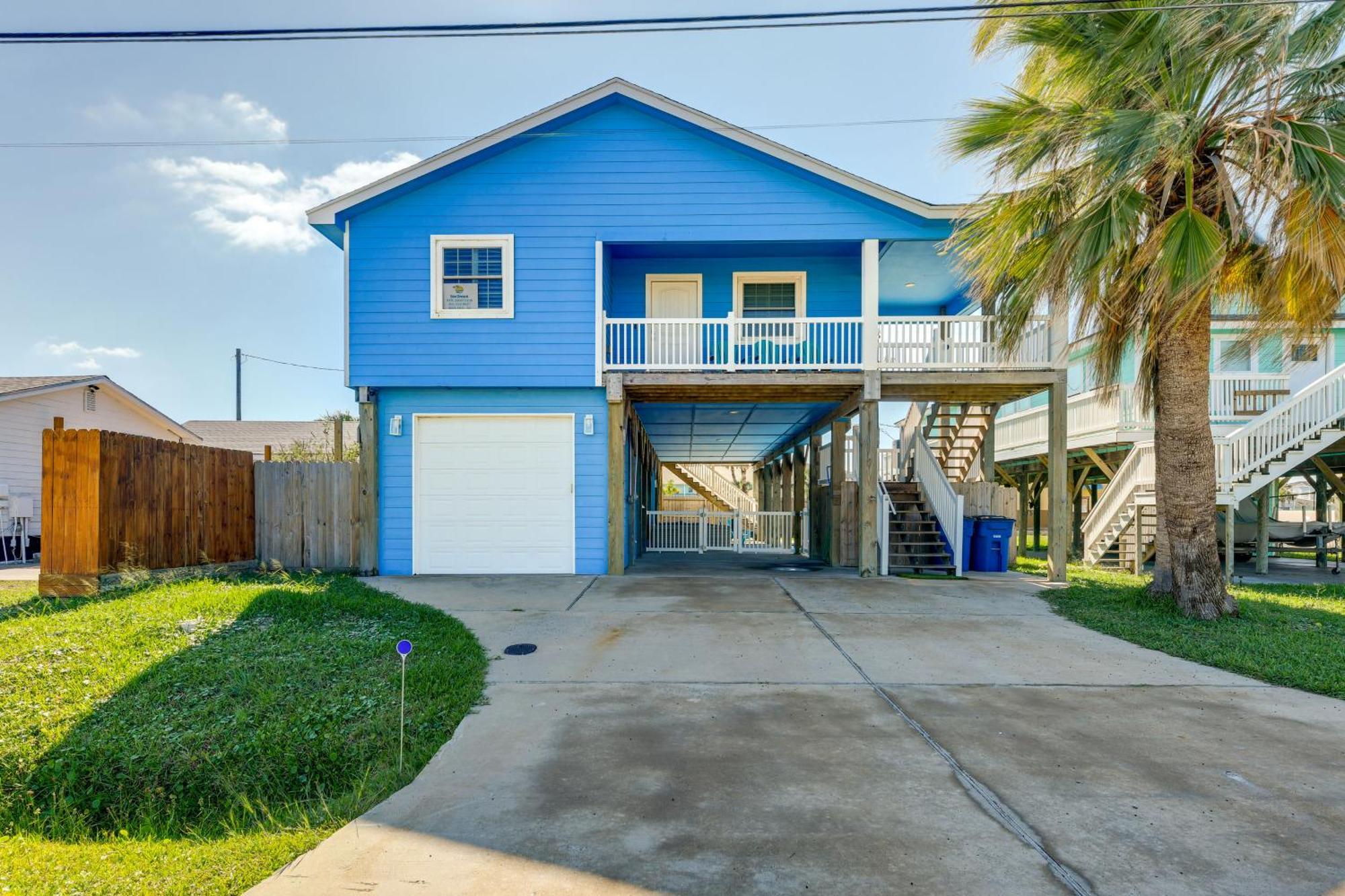 Trendy Port Aransas Home With Private Pool And Deck! 외부 사진