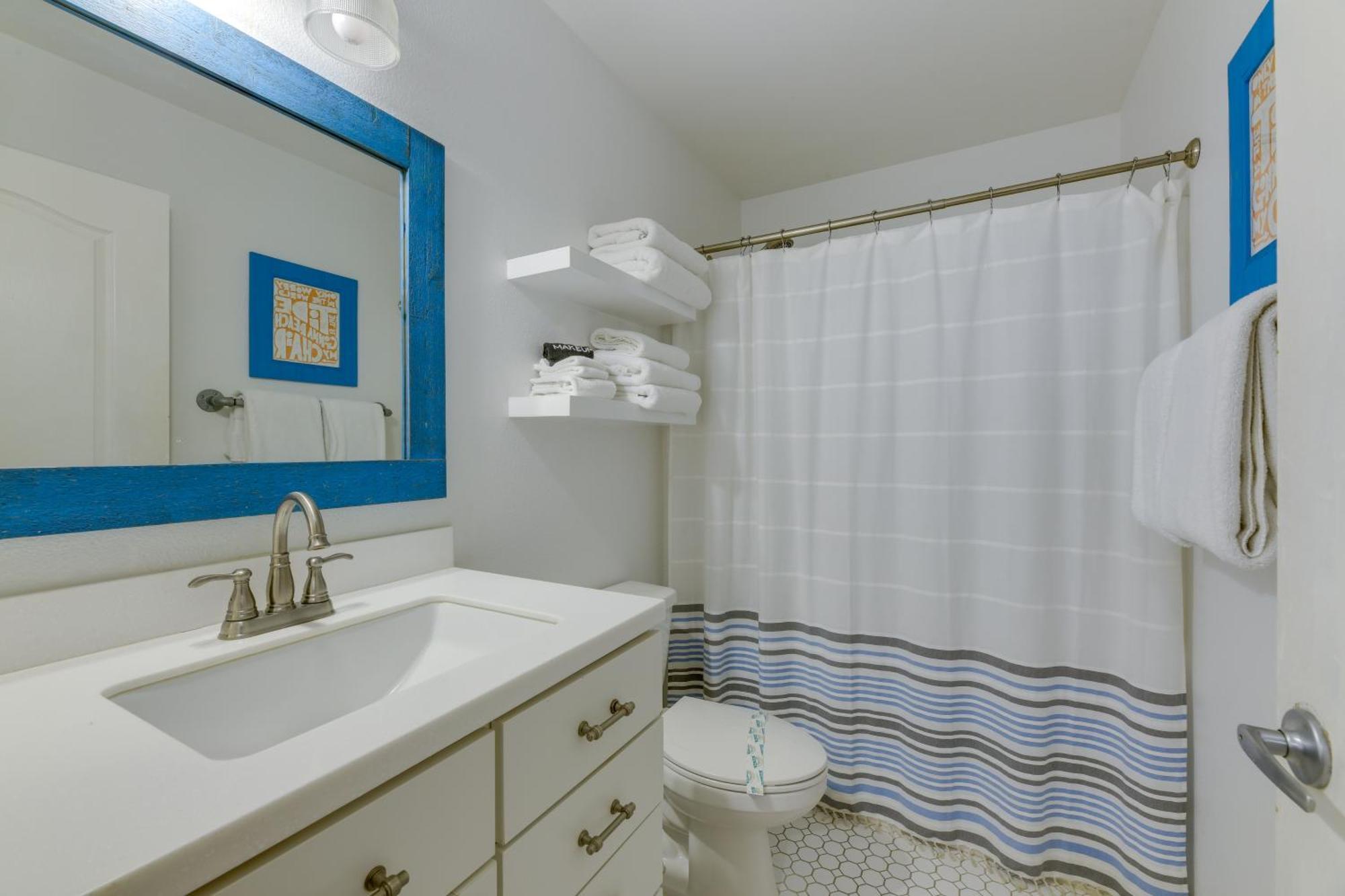 Trendy Port Aransas Home With Private Pool And Deck! 외부 사진