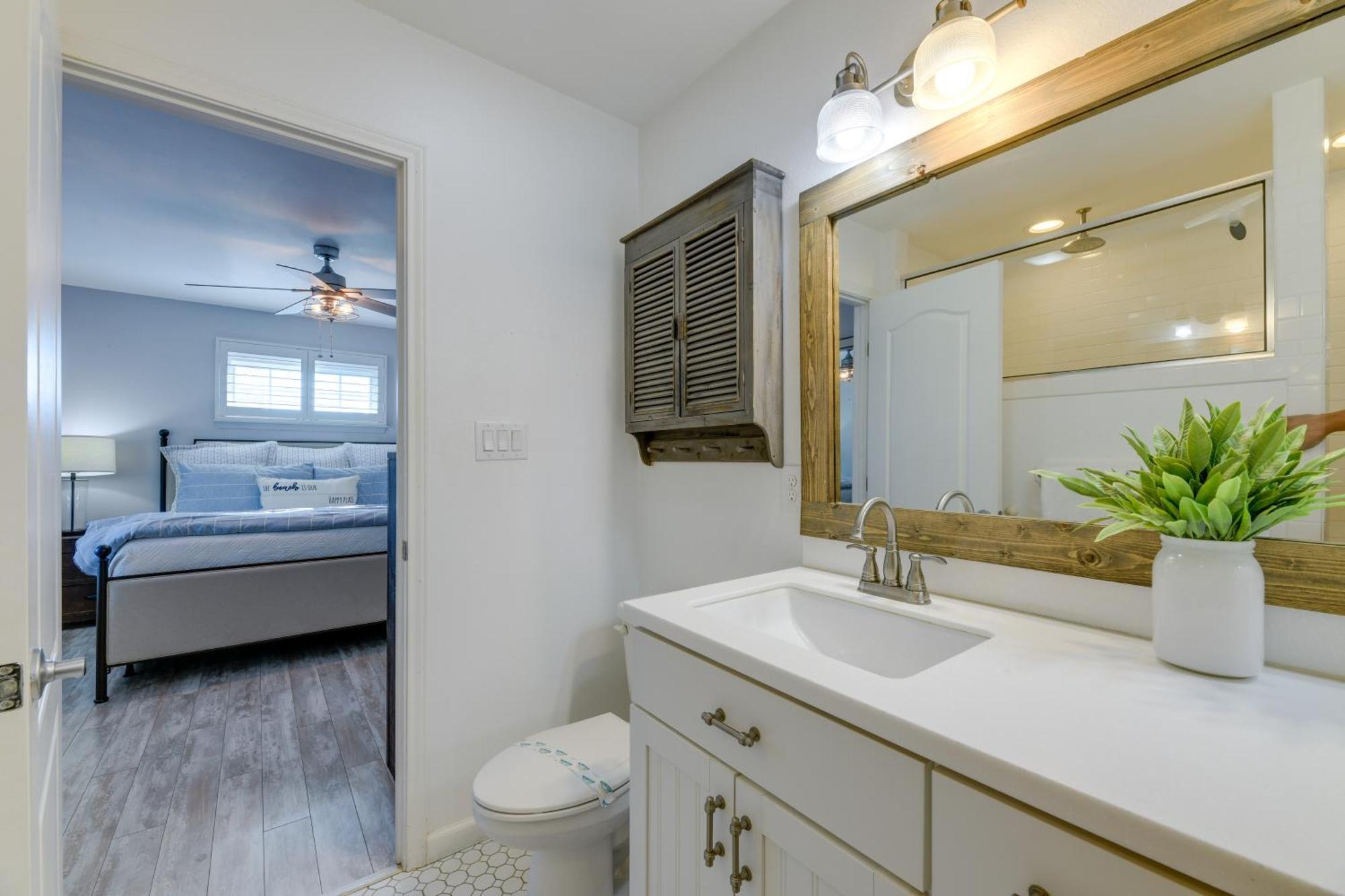 Trendy Port Aransas Home With Private Pool And Deck! 외부 사진