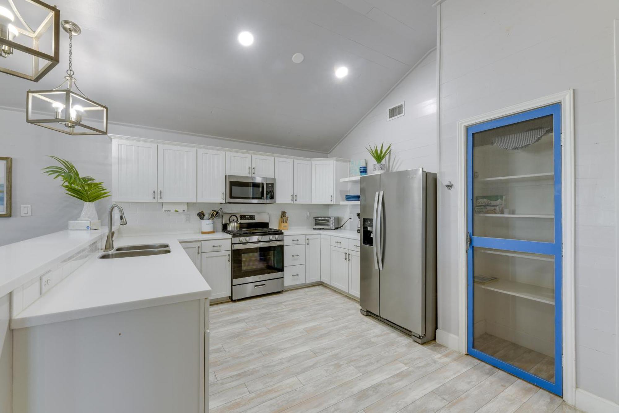 Trendy Port Aransas Home With Private Pool And Deck! 외부 사진