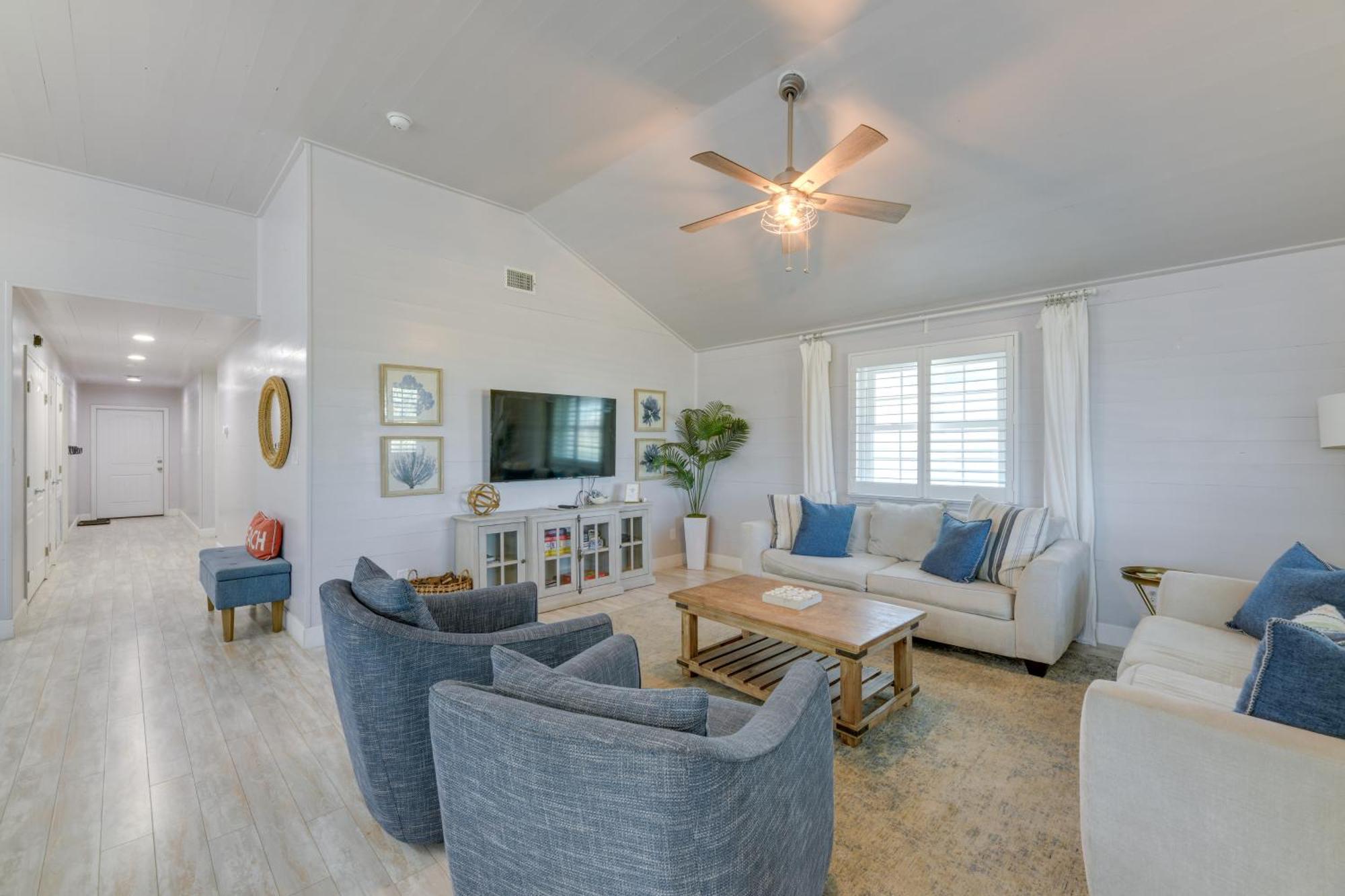 Trendy Port Aransas Home With Private Pool And Deck! 외부 사진