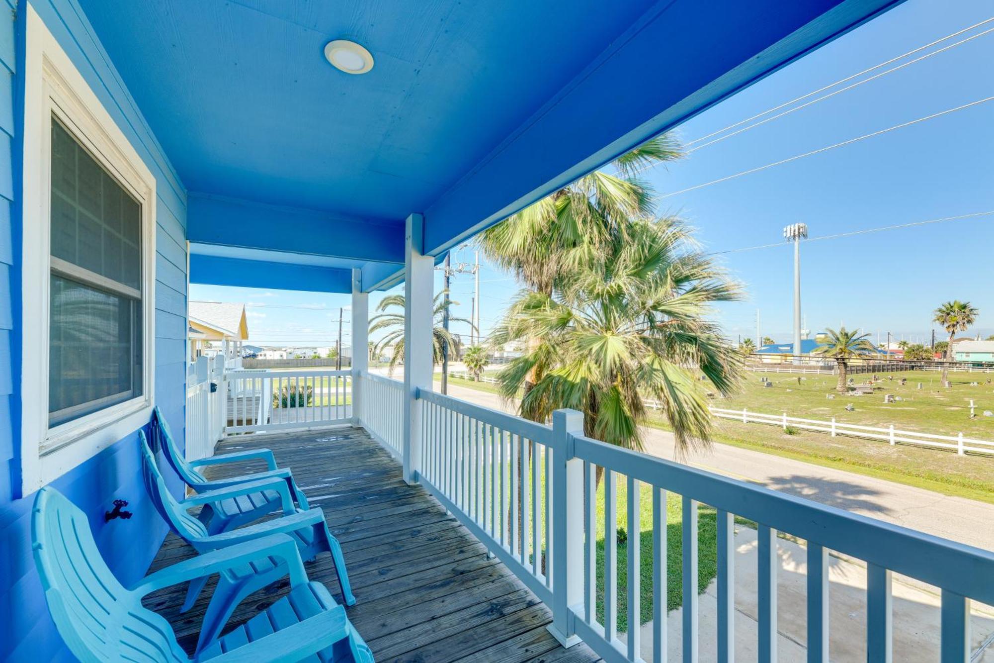 Trendy Port Aransas Home With Private Pool And Deck! 외부 사진